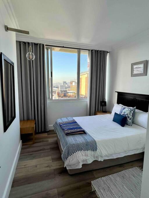 Modern, Trendy And Comfortable 2 Bedroom Apartment In Cape Town Exterior foto