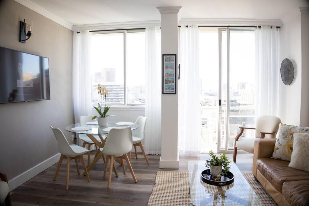 Modern, Trendy And Comfortable 2 Bedroom Apartment In Cape Town Exterior foto