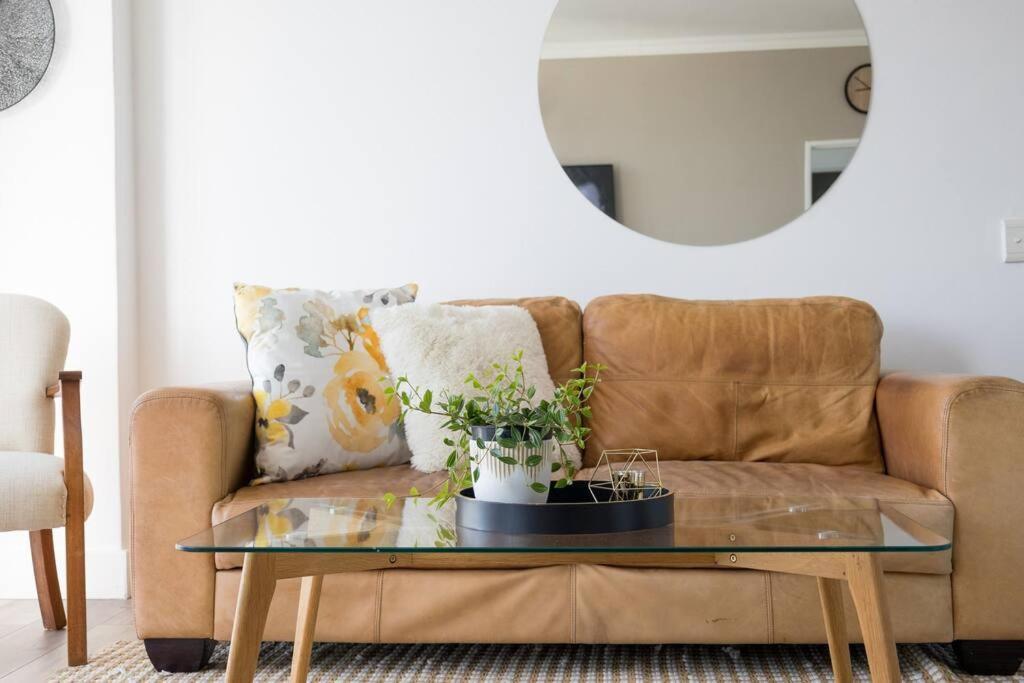Modern, Trendy And Comfortable 2 Bedroom Apartment In Cape Town Exterior foto